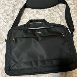 Laptop messenger bag